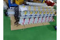 How big a hole should be drilled when installing fairground light bulbs？